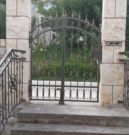 Double Hvar 15706e Χβαρ