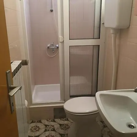 Πανσιόν Double Hvar 15706e 3*